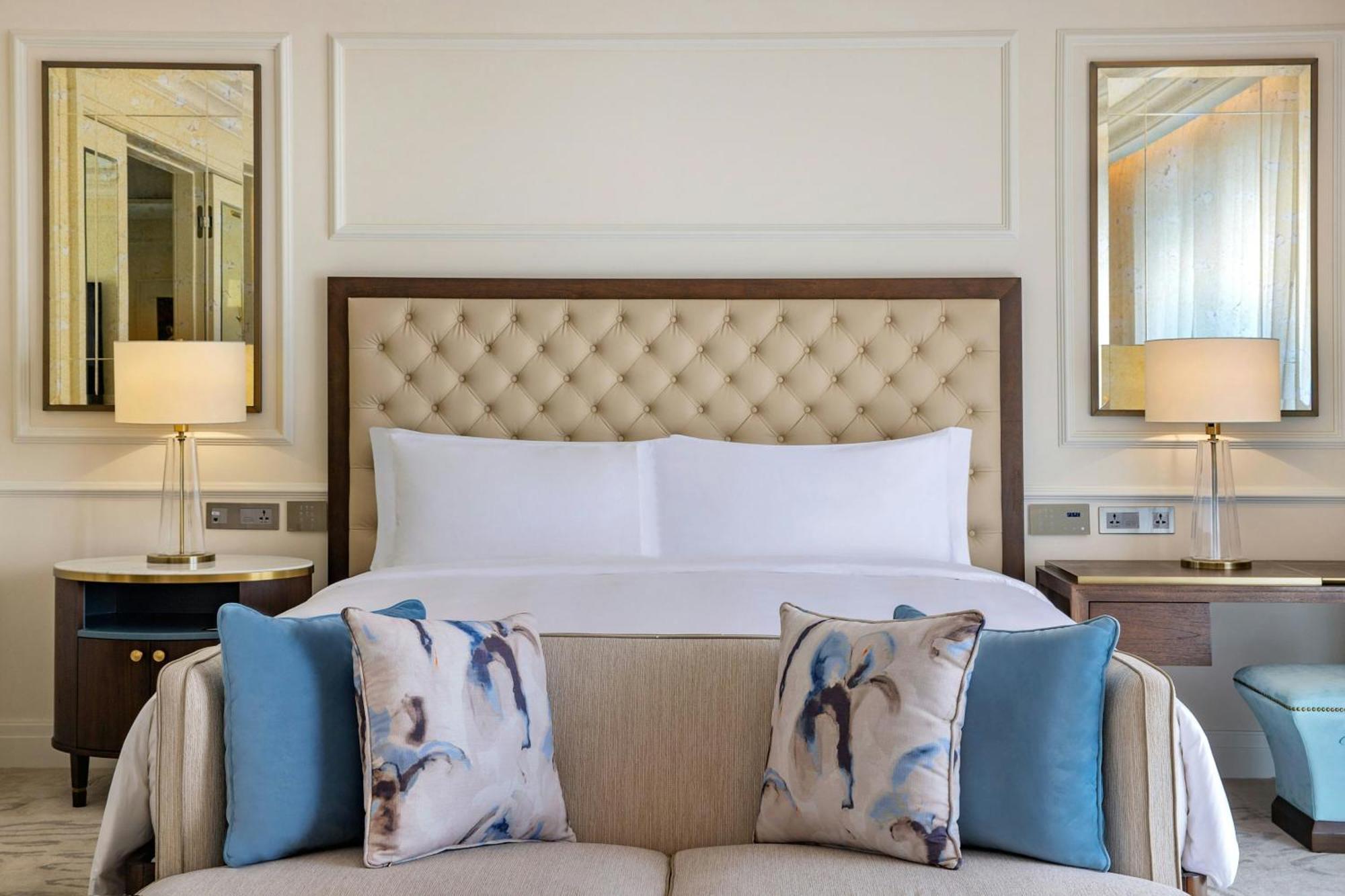 The Ritz-Carlton, Amman 호텔 외부 사진 A bedroom at the hotel