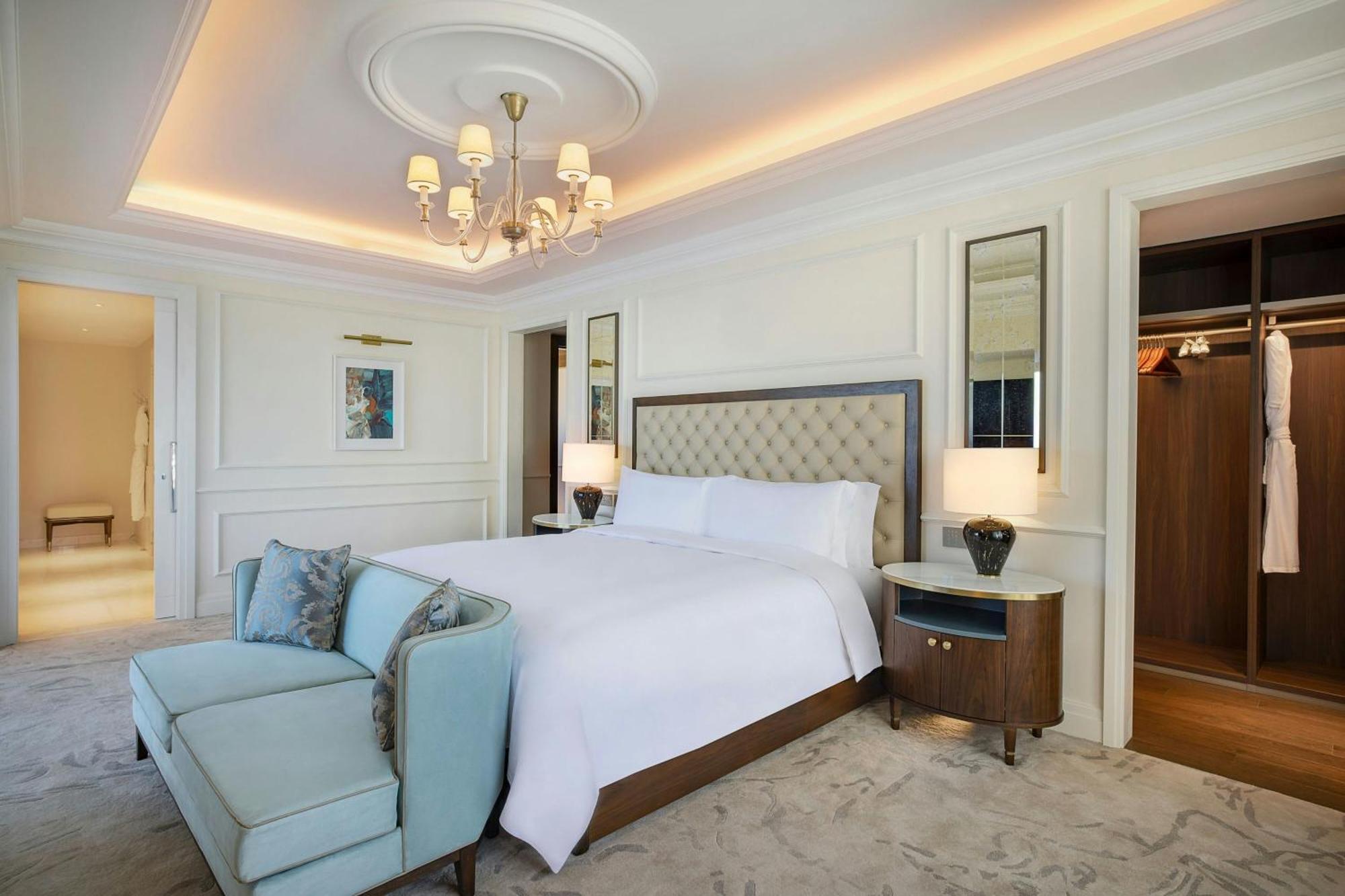 The Ritz-Carlton, Amman 호텔 외부 사진 A bedroom at the hotel