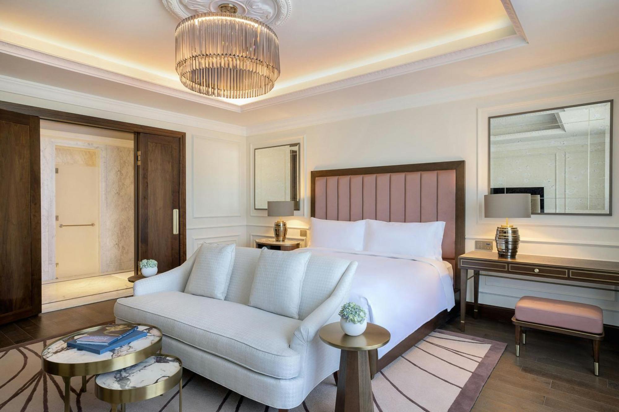 The Ritz-Carlton, Amman 호텔 외부 사진 A bedroom at the hotel